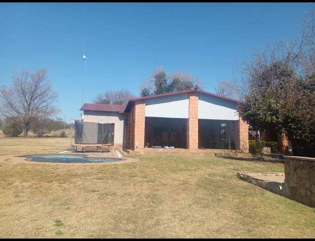 FARM FOR SALE IN MONAVONI